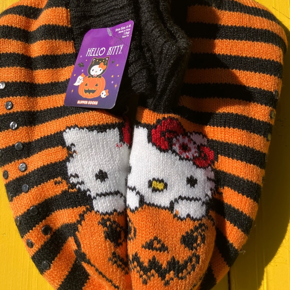 Hello Kitty Socks Size 4-10 Pair Faux Fur Halloween Sanrio New